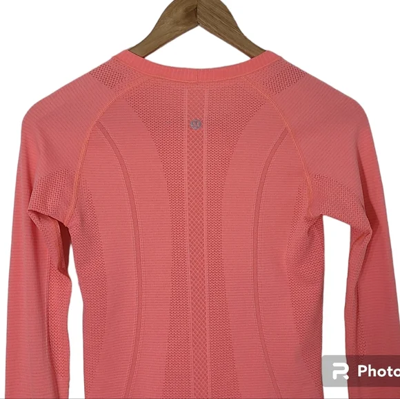 Lululemon Swiftly Tech Long Sleeve Crew in Heathered Very Light Flare Size 4 - Picture 15 of 16